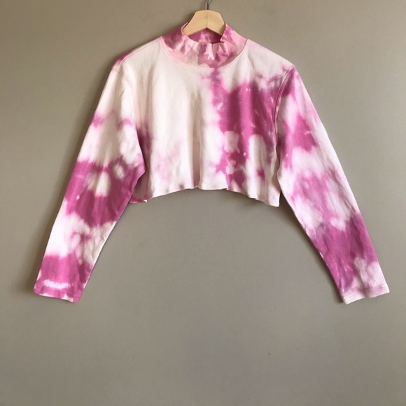 Reworked Crop Top and Shorts Set - Picture 4 of 12